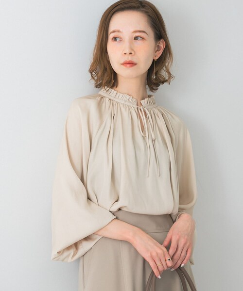 URBAN RESEARCH ROSSO WOMEN（アーバンリサーチ　ロッソ）の「2WAYネックフリルブラウス（その他・レディース・OFF WHITE/BROWN/CHARCOAL・FREE）」の4枚目の写真