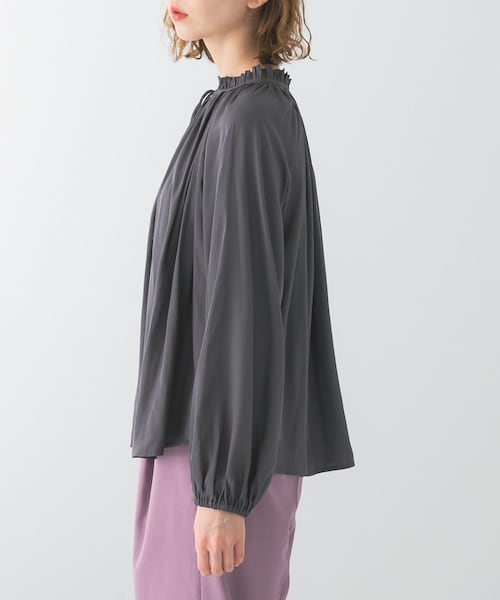 URBAN RESEARCH ROSSO WOMEN（アーバンリサーチ　ロッソ）の「2WAYネックフリルブラウス（その他・レディース・OFF WHITE/BROWN/CHARCOAL・FREE）」の22枚目の写真