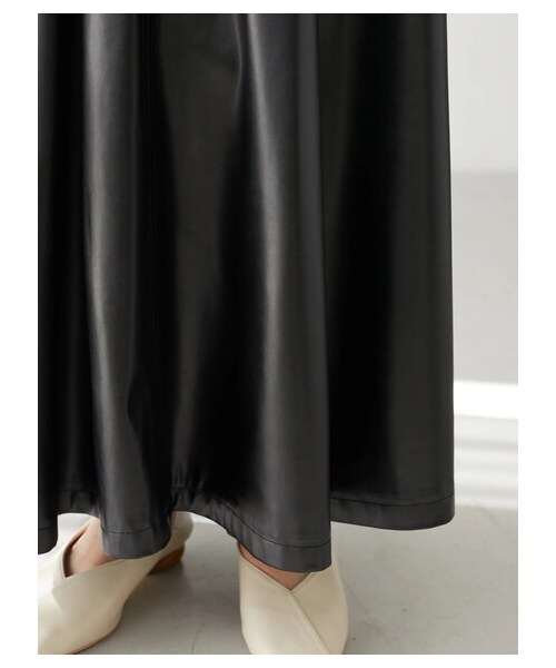 Green　Parks（グリーンパークス）の「・furry rate 合皮ストレッチレザースカート（スカート・アイボリー/ブラック/イエロー・F）」の8枚目の写真