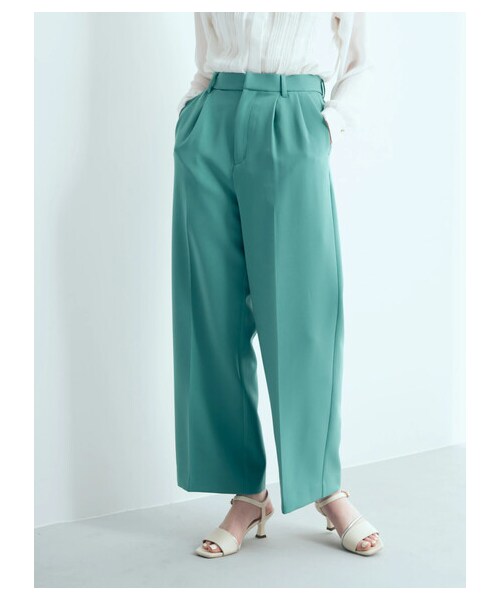 YECCA VECCA（イェッカヴェッカ）の「タックストレートパンツ（パンツ・ベージュ/グリーン・S/M）」の2枚目の写真