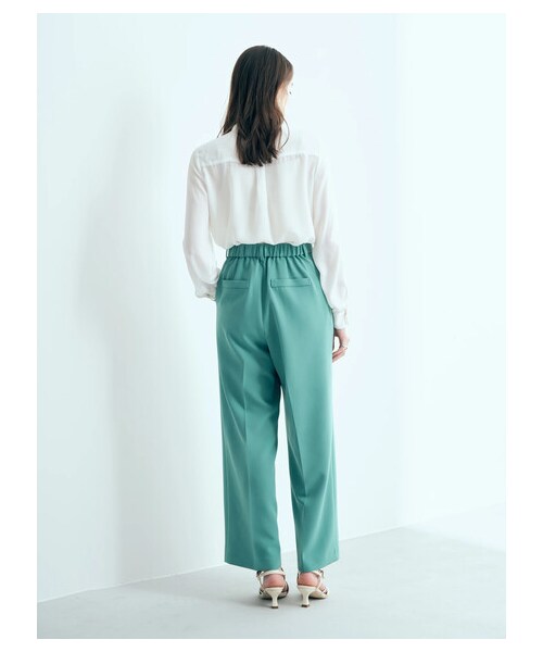 YECCA VECCA（イェッカヴェッカ）の「タックストレートパンツ（パンツ・ベージュ/グリーン・S/M）」の6枚目の写真