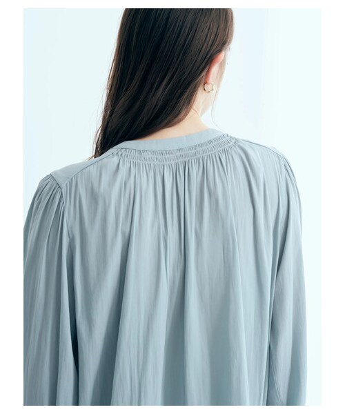 YECCA VECCA（イェッカヴェッカ）の「2wayシャーリングブラウス（トップス・オフホワイト/イエロー/ミント/ネイビー・F）」の8枚目の写真