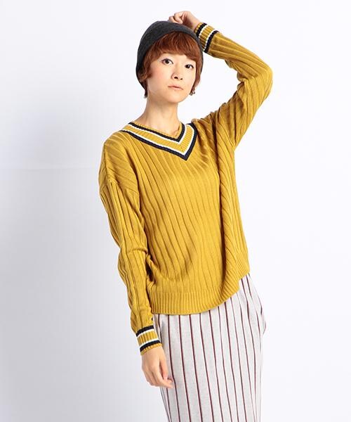 DOUBLE NAME（ダブルネーム）の「ライン入りプルオーバーVネックニット（トップス・レディース・ネイビー/イエロー/キナリ・FREE）」の2枚目の写真