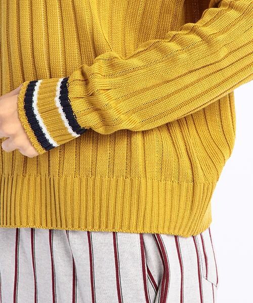 DOUBLE NAME（ダブルネーム）の「ライン入りプルオーバーVネックニット（トップス・レディース・ネイビー/イエロー/キナリ・FREE）」の6枚目の写真