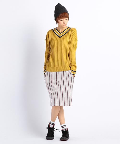 DOUBLE NAME（ダブルネーム）の「ライン入りプルオーバーVネックニット（トップス・レディース・ネイビー/イエロー/キナリ・FREE）」の8枚目の写真