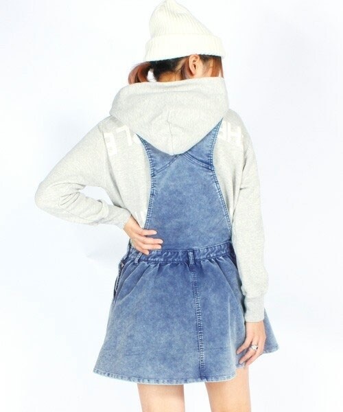 RNA(アールエヌエー)の「インディゴコーデュロイジャンスカ(ワンピース/ドレス・レディース・インディゴ淡色/インディゴ濃色・M)」の4枚目の写真