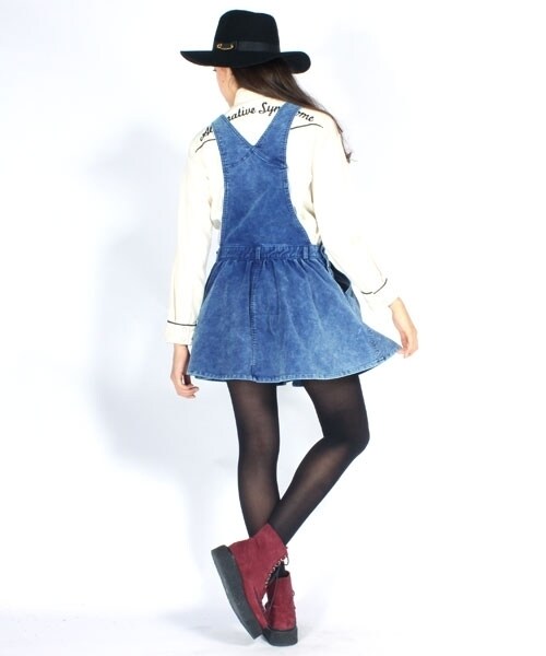 RNA(アールエヌエー)の「インディゴコーデュロイジャンスカ(ワンピース/ドレス・レディース・インディゴ淡色/インディゴ濃色・M)」の5枚目の写真