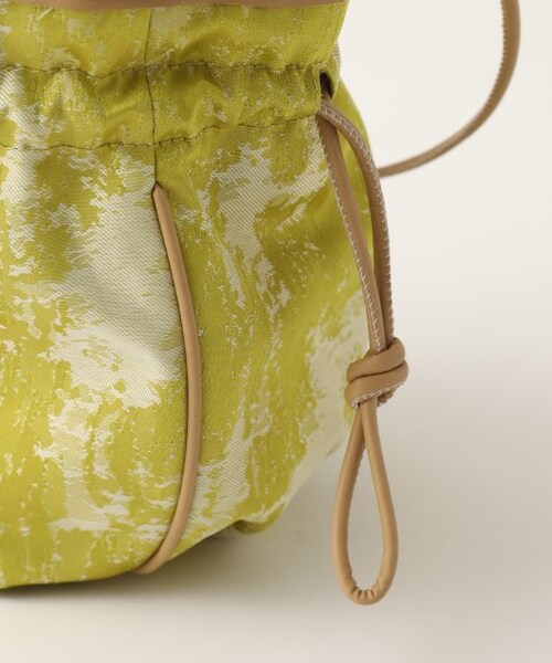 RAY CASSIN（レイカズン）の「ジャガード巾着2wayバッグ（バッグ・レディース・イエロー/キナリ・FREE）」の5枚目の写真