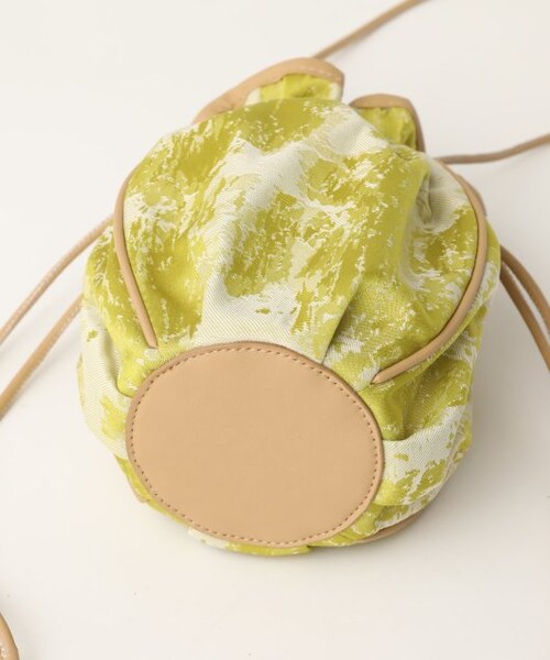 RAY CASSIN（レイカズン）の「ジャガード巾着2wayバッグ（バッグ・レディース・イエロー/キナリ・FREE）」の6枚目の写真