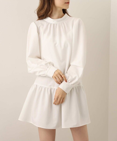 one after another NICE CLAUP(ワンアフターアナザーナイスクラップ)の「バックリボンチュニック(シャツ/ブラウス・レディース・オフホワイト/ベージュ/グレー・0)」の1枚目の写真