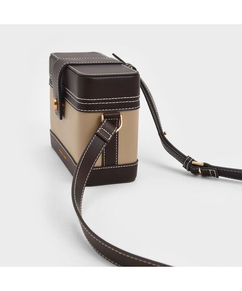 【2022 SPRING 新作】ブロンテ ボクシークロスボディバッグ / Bronte Boxy Crossbody Bag （Sand）