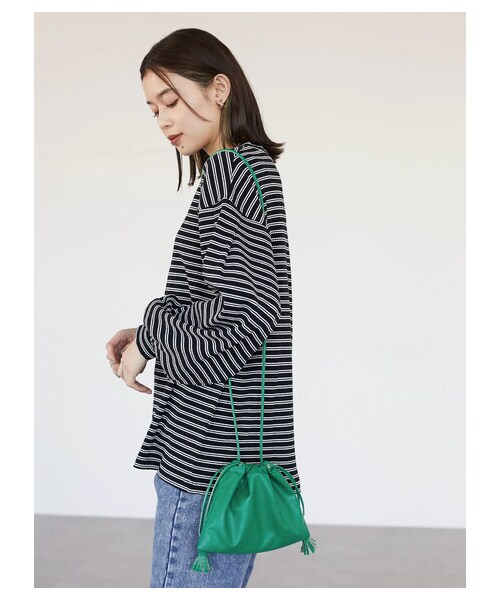 Green　Parks（グリーンパークス）の「・フリンジフラット巾着（財布/小物・ブラック/グレーベージュ/イエロー/グリーン・F）」の17枚目の写真