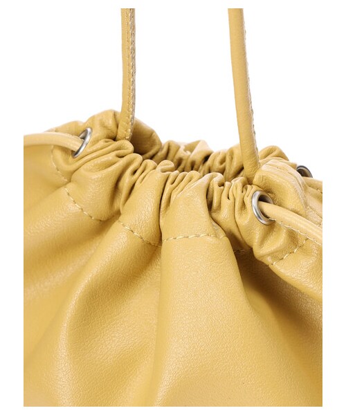 Green　Parks（グリーンパークス）の「・フリンジフラット巾着（財布/小物・ブラック/グレーベージュ/イエロー/グリーン・F）」の7枚目の写真