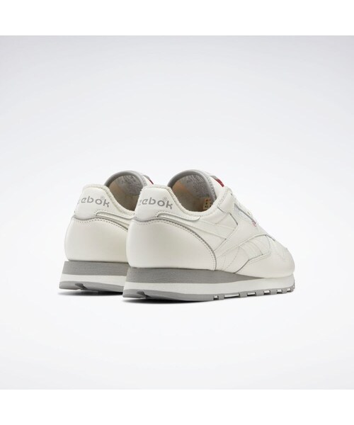 Reebok(リーボック)の「クラシック レザー 1983 ビンテージ / Classic Leather 1983 Vintage Shoes(シューズ・チョーク/チョーク/ベクターレッド(GX0281)/コールドグレー/フラッシュレッド/チョーク(GX0282))」の4枚目の写真