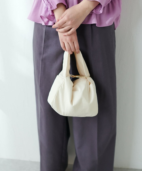 COLLAGE GALLARDAGALANTE（コラージュガリャルダガランテ）の「【PAPILLONNER/パピヨネ】2WAYリングバッグ（トートバッグ・オフホワイト/ピンク/ブラック・F）」の2枚目の写真