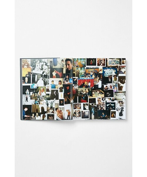 URBAN OUTFITTERS（アーバンアウトフィッターズ）の「Urban Archaeology: Twenty-One Years of MoWax By James Lavelle（本・ASSORTED・ONE SIZE）」の4枚目の写真
