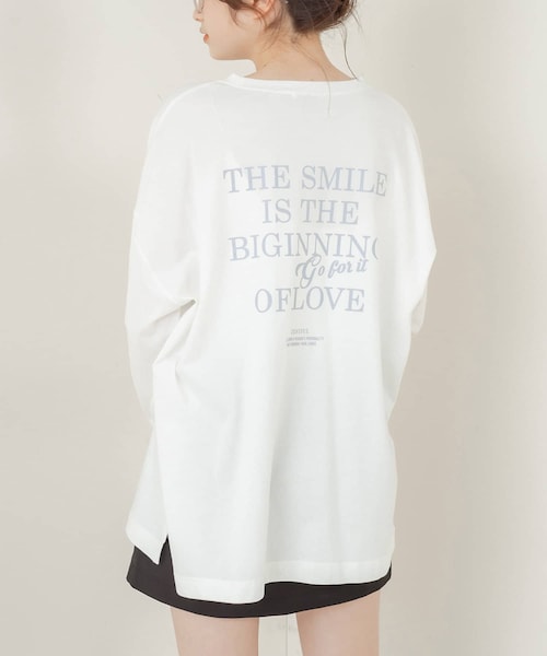 OLIVE des OLIVE（オリーブデオリーブ）の「刺繍ロゴビッグTシャツ（Tシャツ/カットソー・レディース・オフホワイト/ピンク/ライトグレー/ラベンダー/スミクロ・FREE）」の2枚目の写真