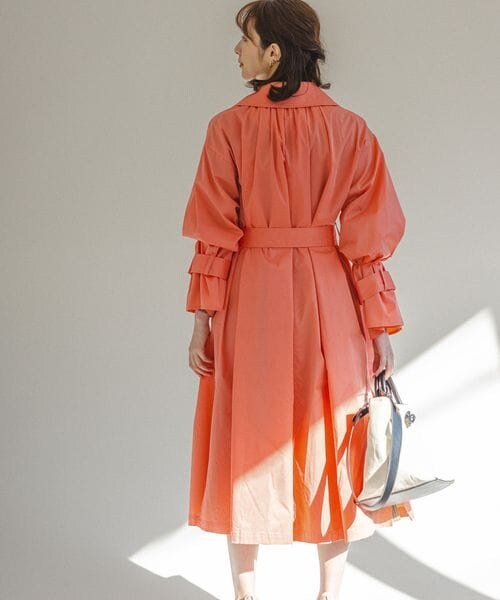 Andemiu（アンデミュウ）の「ソデボリュームトレンチコート（ジャケット/アウター・レディース・ピンク25/ベージュ52/グリーン75・F）」の11枚目の写真