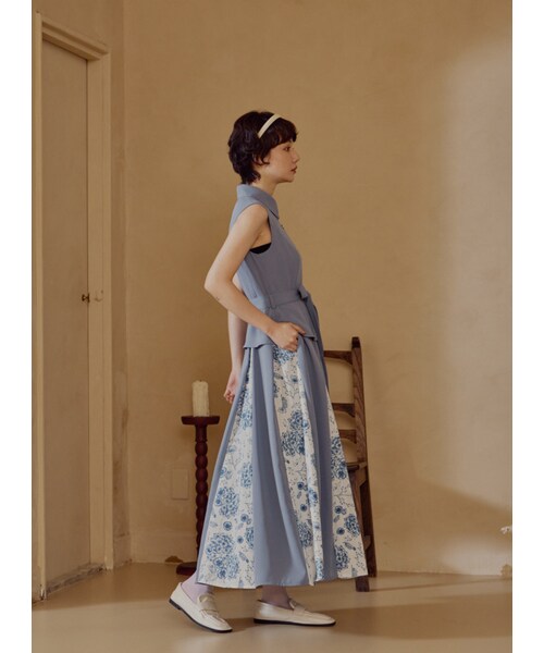 Marjorie（マージョリー）の「思念的角度，獨家青花瓷印花拼色無袖洋裝（その他・レディース・淺藍・XS/S/M/L）」の3枚目の写真