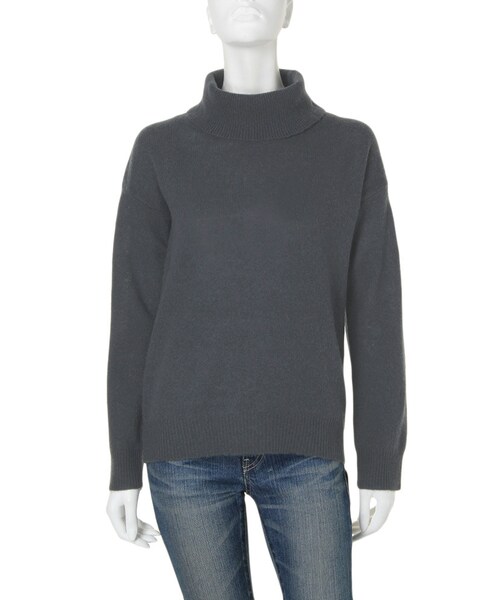 Ungrid（アングリッド）の「【Casual】プレーンタートルニット（トップス・レディース・オフホワイト/チャコールグレー/レッド・F）」の2枚目の写真