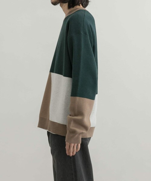URBAN RESEARCH ID(アーバンリサーチ アイディー)の「URBAN RESEARCH iD 色塊拼接針織衫(トップス・メンズ・藏青色/綠色・M/L)」の11枚目の写真