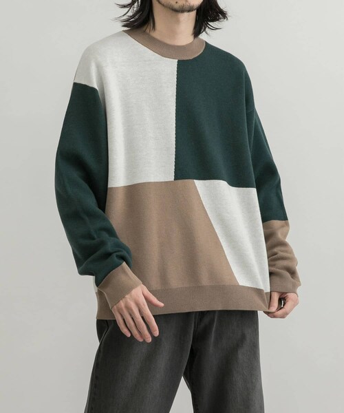 URBAN RESEARCH ID(アーバンリサーチ アイディー)の「URBAN RESEARCH iD 色塊拼接針織衫(トップス・メンズ・藏青色/綠色・M/L)」の5枚目の写真