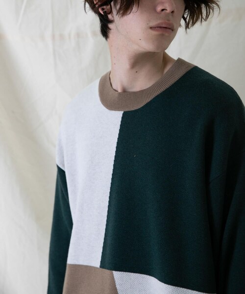 URBAN RESEARCH ID(アーバンリサーチ アイディー)の「URBAN RESEARCH iD 色塊拼接針織衫(トップス・メンズ・藏青色/綠色・M/L)」の3枚目の写真