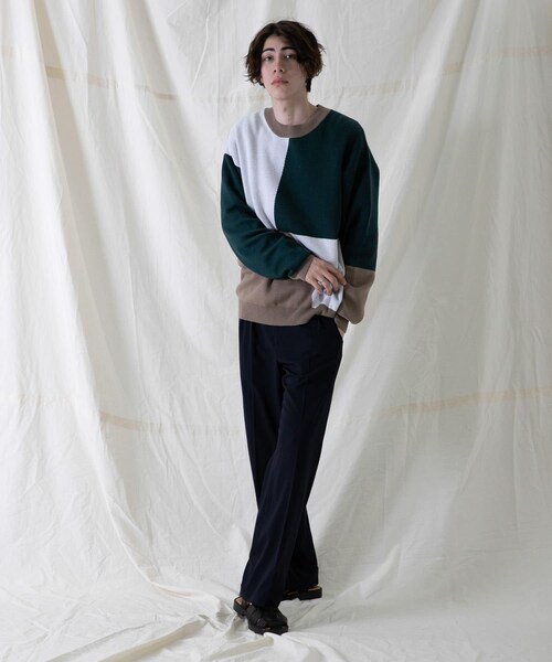 URBAN RESEARCH ID(アーバンリサーチ アイディー)の「URBAN RESEARCH iD 色塊拼接針織衫(トップス・メンズ・藏青色/綠色・M/L)」の4枚目の写真