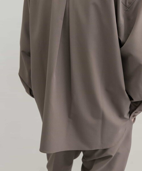 URBAN RESEARCH ID（アーバンリサーチ アイディー）の「URBAN RESEARCH iD 垂墜感寬鬆斜紋襯衫（トップス・メンズ・褐灰色/淡藍色/灰色・M/L）」の19枚目の写真