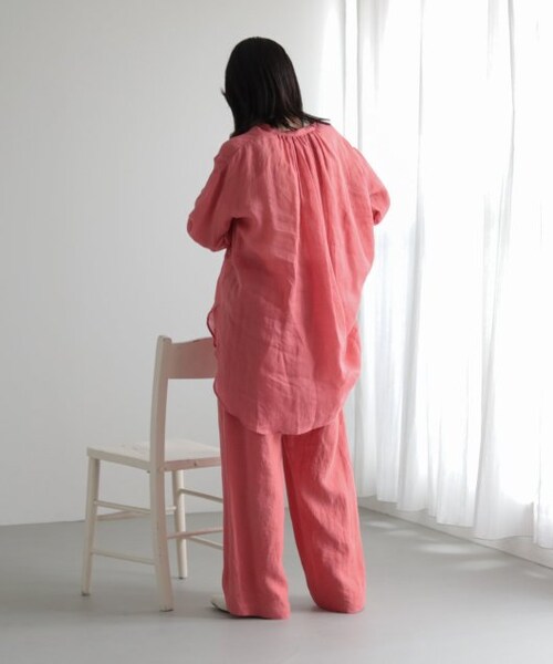 MJUKA.（ミューカ）の「AZUMADAKI DYEING LINEN EASY PANTS