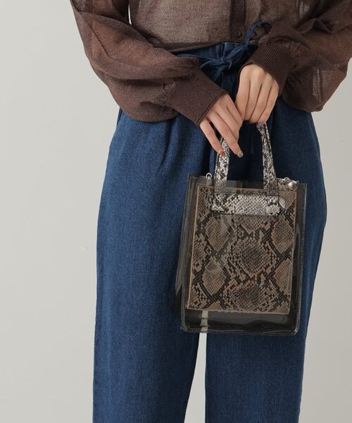 RAY CASSIN（レイカズン）の「型押しPVC2wayショルダーバッグ（バッグ・レディース・ピンク/キナリ/クロ系・FREE）」の3枚目の写真