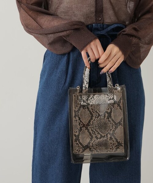 RAY CASSIN（レイカズン）の「型押しPVC2wayショルダーバッグ（バッグ・レディース・ピンク/キナリ/クロ系・FREE）」の13枚目の写真