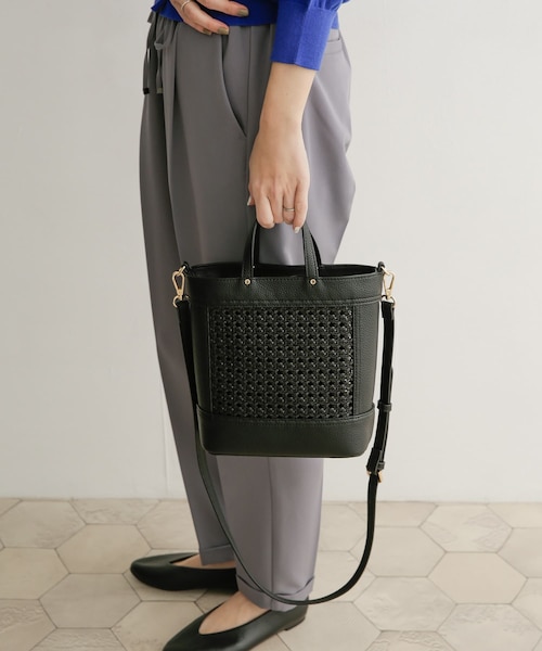 URBAN RESEARCH DOORS（アーバンリサーチドアーズ）の「2WAYメッシュショルダーバッグ（その他・レディース・CREAM/BLACK・one）」の4枚目の写真