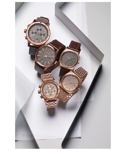 NIXON（ニクソン）の「Nixon 'The Time Teller' Leather Strap Watch, 37mm（アナログ腕時計・メンズ・Brown/ Rose Gold/ Gunmetal）」の2枚目の写真