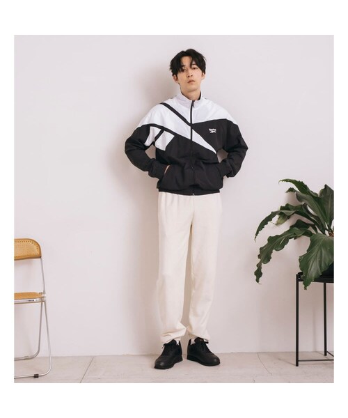 Reebok（リーボック）の「クラシックス ベクター トラック ジャケット / Classics Vector Track Jacket（ジャケット/アウター・ベクターネイビー(H54456)/エッセンシャルブルー(H54457)/ナイトブラック(HB5972)）」の16枚目の写真