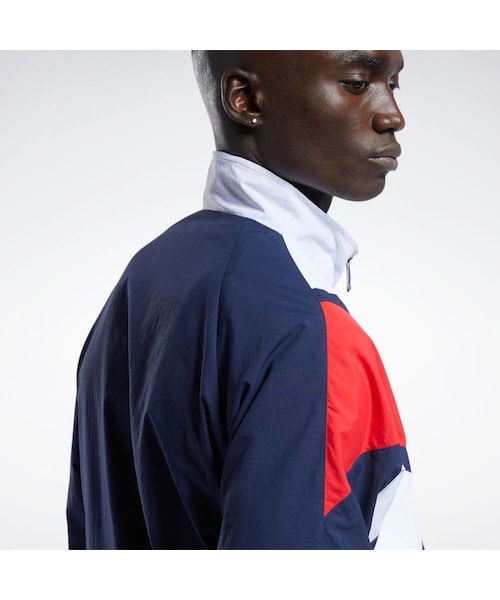 Reebok（リーボック）の「クラシックス ベクター トラック ジャケット / Classics Vector Track Jacket（ジャケット/アウター・ベクターネイビー(H54456)/エッセンシャルブルー(H54457)/ナイトブラック(HB5972)）」の7枚目の写真