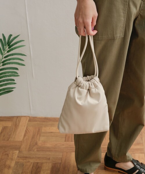 URBAN RESEARCH DOORS（アーバンリサーチドアーズ）の「クッションショルダーバッグ（その他・レディース・L/OLIVE/GREGE/BLACK・one）」の4枚目の写真