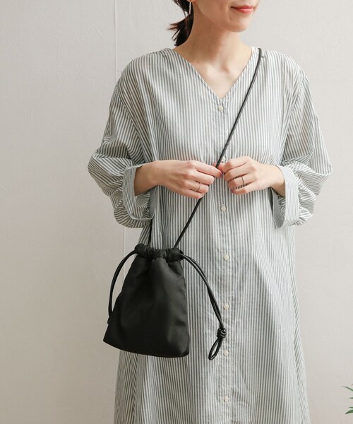 URBAN RESEARCH DOORS（アーバンリサーチドアーズ）の「クッションショルダーバッグ（その他・レディース・L/OLIVE/GREGE/BLACK・one）」の2枚目の写真