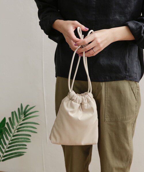 URBAN RESEARCH DOORS（アーバンリサーチドアーズ）の「クッションショルダーバッグ（その他・レディース・L/OLIVE/GREGE/BLACK・one）」の3枚目の写真