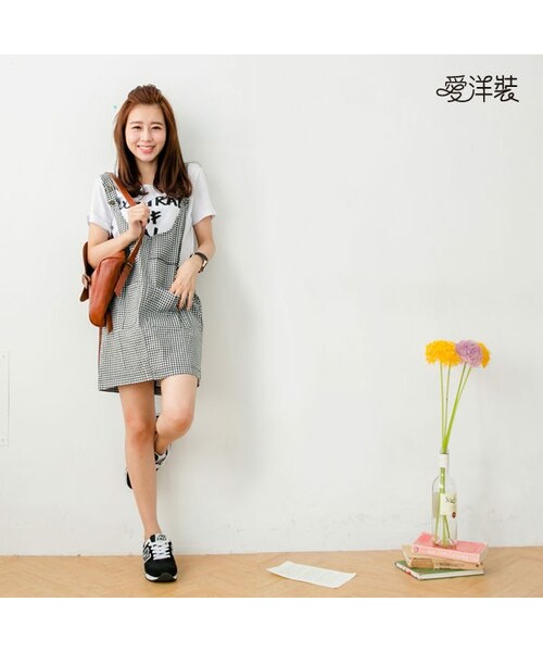 愛洋裝（アイドレス）の「現貨@ 吊帶裙 - 細格紋雙口袋大U領吊帶裙 [ 愛洋裝 ]（スカート・レディース・單一）」の2枚目の写真