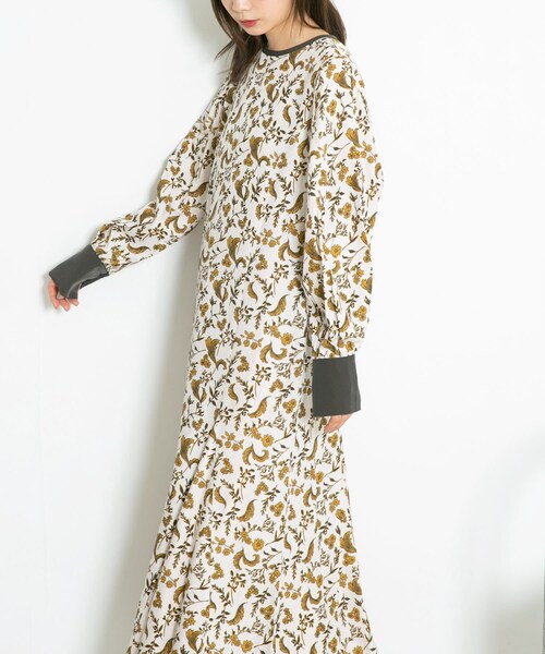 KBF（ケイビーエフ）の「フラワープリントマーメイドワンピース（その他・レディース・NAVY/YELLOW/GREEN・one）」の4枚目の写真