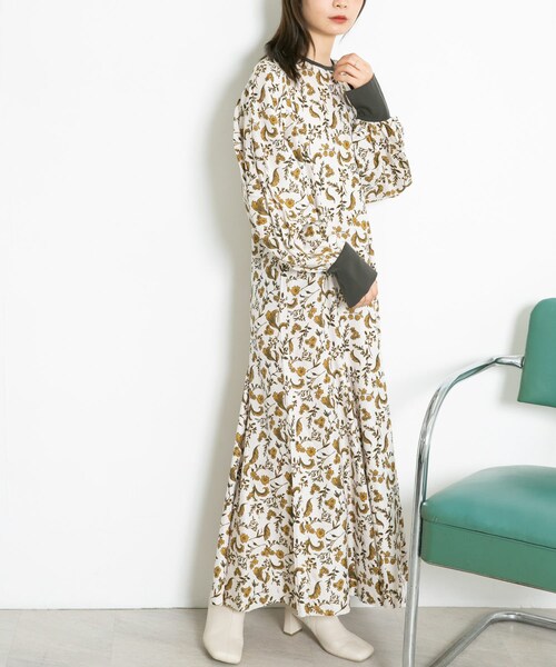 KBF（ケイビーエフ）の「フラワープリントマーメイドワンピース（その他・レディース・NAVY/YELLOW/GREEN・one）」の6枚目の写真