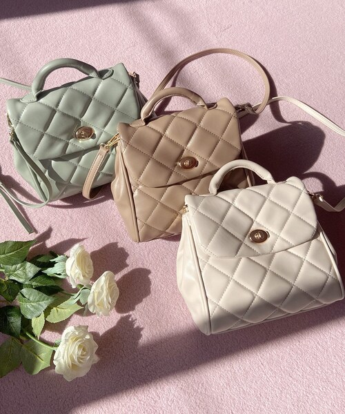 OLIVE des OLIVE(オリーブデオリーブ)の「キルティングショルダー(ショルダーバッグ・レディース・オフホワイト/グリーン/ベージュ系その他・FREE)」の1枚目の写真