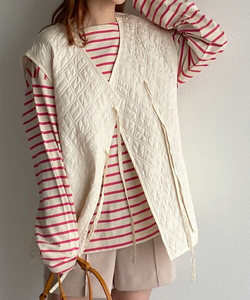 w closet(ダブルクローゼット)の「★先行予約★前リボンVネックキルティングベスト【4月上旬入荷】(ジャケット/アウター・レディース・アイボリー/ピンク/イエロー・FREE)」の11枚目の写真