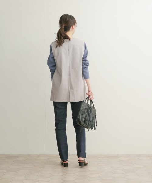 URBAN RESEARCH DOORS（アーバンリサーチドアーズ）の「コットンノーカラーベスト（その他・レディース・GRAY/BEIGE・1）」の16枚目の写真