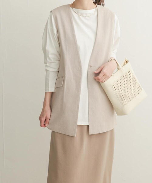 URBAN RESEARCH DOORS（アーバンリサーチドアーズ）の「コットンノーカラーベスト（その他・レディース・GRAY/BEIGE・1）」の2枚目の写真