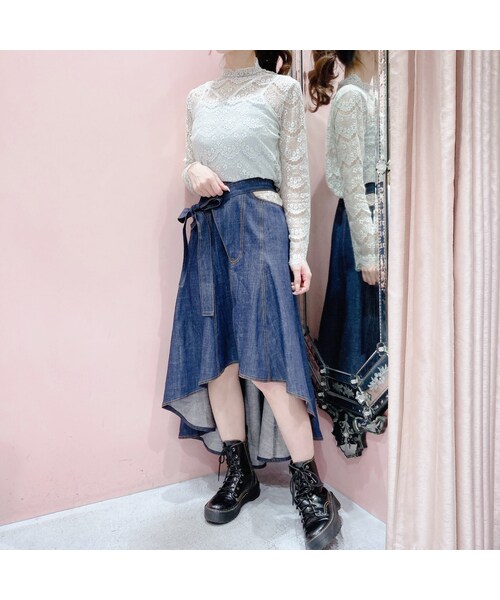 lilLilly（リルリリー）の「デザインベルトデニムスカート（スカート・レディース・INDIGO/BLACK）」の4枚目の写真