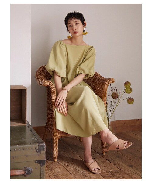 Green Parks(グリーンパークス)の「armonia.デザインショルダーワンピース(ワンピース/ドレス・ブラック/オレンジ/カーキ・F)」の4枚目の写真