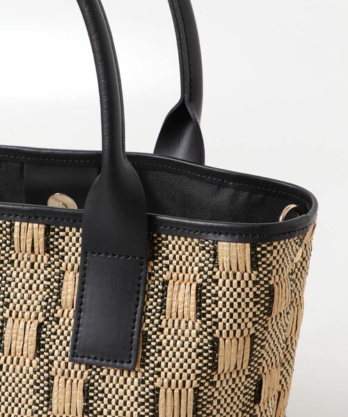 MARCO BIANCHINI(マルコビアンチーニ)の「MARCO BIANCHINI パイピング2wayショルダーバッグ(その他・レディース・キャメル/ブラック・-)」の8枚目の写真