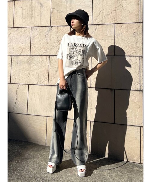 EMODA(エモダ)の「ストライプカラールーズジーンズ(デニムパンツ・ブルー/ブラック・S/M)」の6枚目の写真